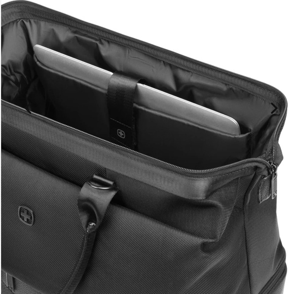 SwissGear Weekender Bag - Picture 3 of 10